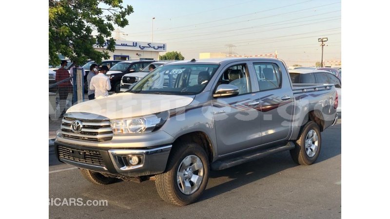 Big with watermark toyota hilux estuary import dubai 7175