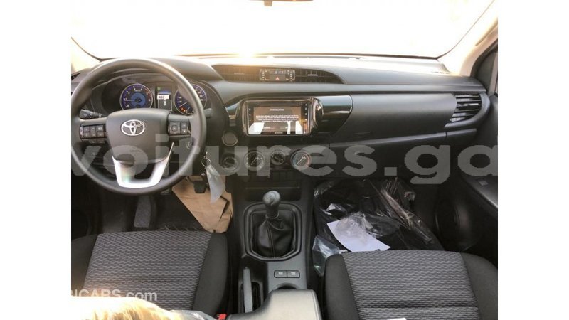 Big with watermark toyota hilux estuary import dubai 7175