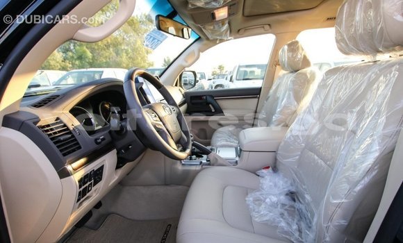 Acheter Import Voiture Toyota Land Cruiser Noir à Import - Dubai, Estuaire Acheter Import Voiture Toyota Land Cruiser Noir à Import - Dubai, Estuaire