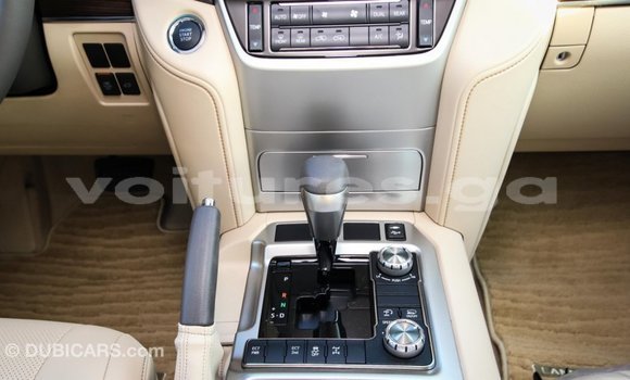 Acheter Import Voiture Toyota Land Cruiser Noir à Import - Dubai, Estuaire Acheter Import Voiture Toyota Land Cruiser Noir à Import - Dubai, Estuaire