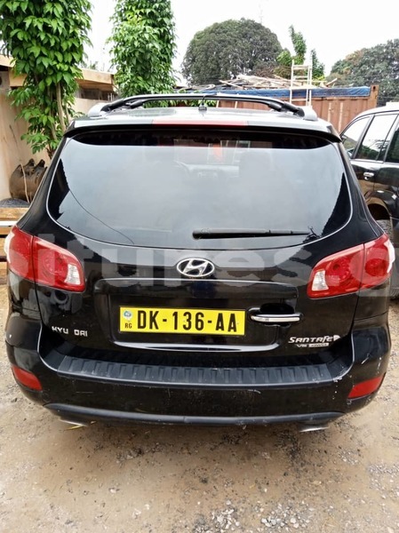 Big with watermark hyundai santa fe estuary libreville 7183