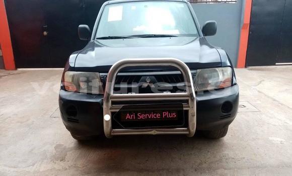 Sayi Na hannu Mitsubishi Pajero Blue Mota in Libreville a estuary Sayi Na hannu Mitsubishi Pajero Blue Mota in Libreville a estuary