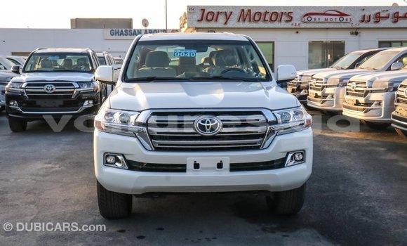 Acheter Import Voiture Toyota Land Cruiser Blanc à Import - Dubai, Estuaire Acheter Import Voiture Toyota Land Cruiser Blanc à Import - Dubai, Estuaire