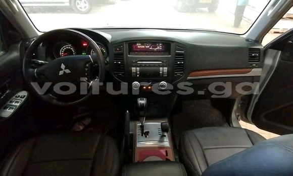 Acheter Occasion Voiture Mitsubishi Pajero Sport Blanc à Libreville, Estuaire Acheter Occasion Voiture Mitsubishi Pajero Sport Blanc à Libreville, Estuaire