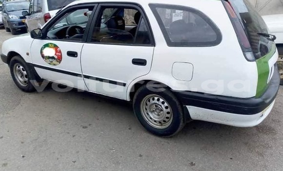 Acheter Occasion Voiture Toyota Corolla Blanc à Bitam, Woleu-Ntem Acheter Occasion Voiture Toyota Corolla Blanc à Bitam, Woleu-Ntem