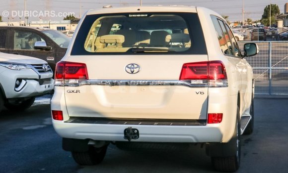 Acheter Import Voiture Toyota Land Cruiser Blanc à Import - Dubai, Estuaire Acheter Import Voiture Toyota Land Cruiser Blanc à Import - Dubai, Estuaire