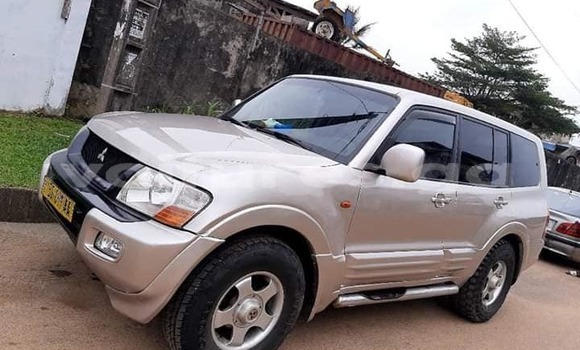 Acheter Occasion Voiture Mitsubishi Pajero Beige à Bitam, Woleu-Ntem Acheter Occasion Voiture Mitsubishi Pajero Beige à Bitam, Woleu-Ntem