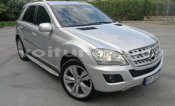Buy Used Mercedes-Benz ML–Class Silver Car in Koulamoutou in Ogooué-Ivindo Buy Used Mercedes-Benz ML–Class Silver Car in Koulamoutou in Ogooué-Ivindo