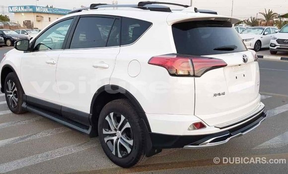 Acheter Import Voiture Toyota RAV4 Blanc à Import - Dubai, Estuaire Acheter Import Voiture Toyota RAV4 Blanc à Import - Dubai, Estuaire