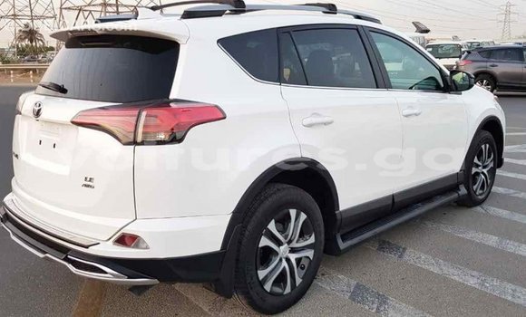 Acheter Import Voiture Toyota RAV4 Blanc à Import - Dubai, Estuaire Acheter Import Voiture Toyota RAV4 Blanc à Import - Dubai, Estuaire
