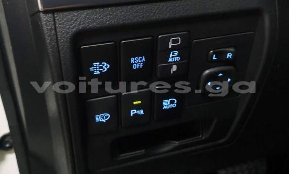 Buy Used Toyota Land Cruiser White Car in Gamba in Ogooue-Maritime Buy Used Toyota Land Cruiser White Car in Gamba in Ogooue-Maritime