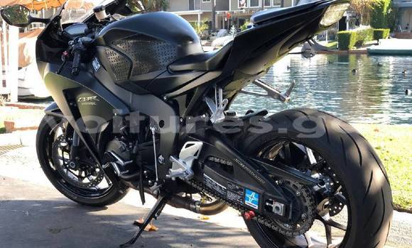 Buy Used Honda CBR 1000 RR Black Bike in Gamba in Ogooue-Maritime Buy Used Honda CBR 1000 RR Black Bike in Gamba in Ogooue-Maritime