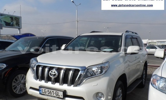 Sayi Na hannu Toyota Land Cruiser Prado White Mota in Libreville a estuary Sayi Na hannu Toyota Land Cruiser Prado White Mota in Libreville a estuary
