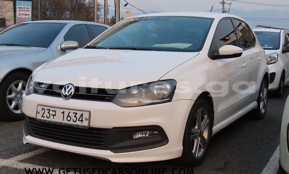 Sayi Na hannu Toyota Land Cruiser Prado White Mota in Libreville a estuary Sayi Na hannu Toyota Land Cruiser Prado White Mota in Libreville a estuary