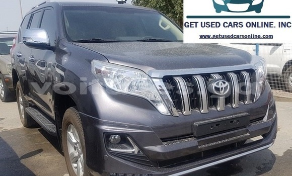 Sayi Na hannu Toyota Land Cruiser Prado White Mota in Libreville a estuary Sayi Na hannu Toyota Land Cruiser Prado White Mota in Libreville a estuary