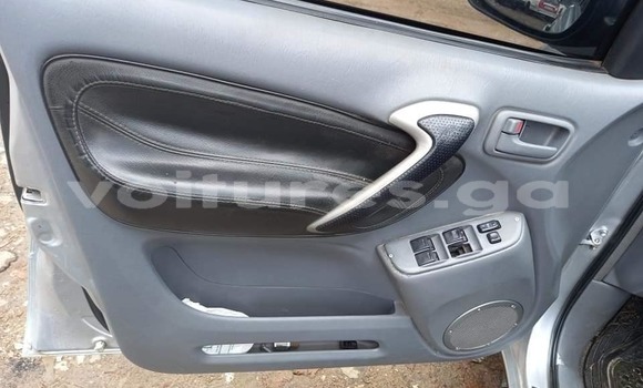 Acheter Occasion Voiture Toyota RAV4 Gris à Bitam, Woleu-Ntem Acheter Occasion Voiture Toyota RAV4 Gris à Bitam, Woleu-Ntem