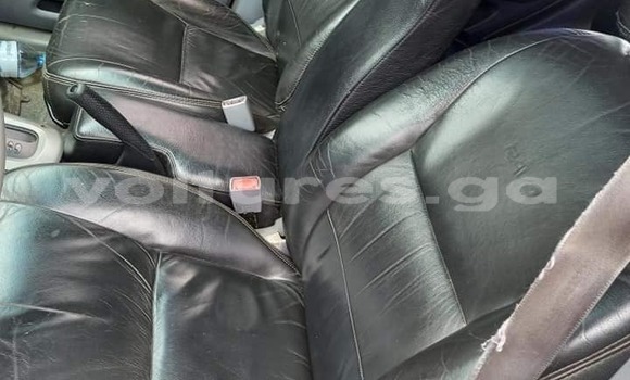 Acheter Occasion Voiture Toyota RAV4 Gris à Bitam, Woleu-Ntem Acheter Occasion Voiture Toyota RAV4 Gris à Bitam, Woleu-Ntem