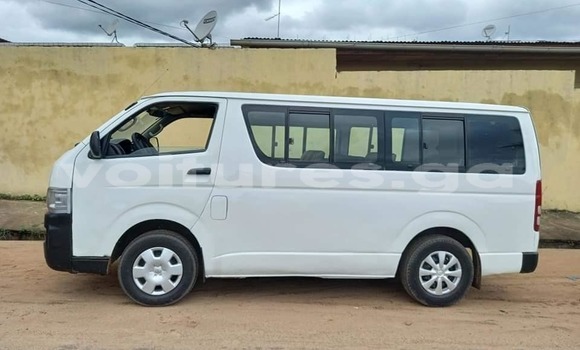 Acheter Occasion Voiture Toyota Hiace Blanc à Bitam, Woleu-Ntem Acheter Occasion Voiture Toyota Hiace Blanc à Bitam, Woleu-Ntem