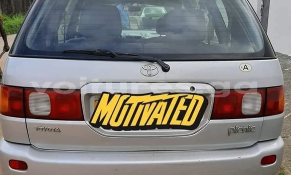 Acheter Occasion Voiture Toyota Picnic Gris à Bitam, Woleu-Ntem Acheter Occasion Voiture Toyota Picnic Gris à Bitam, Woleu-Ntem