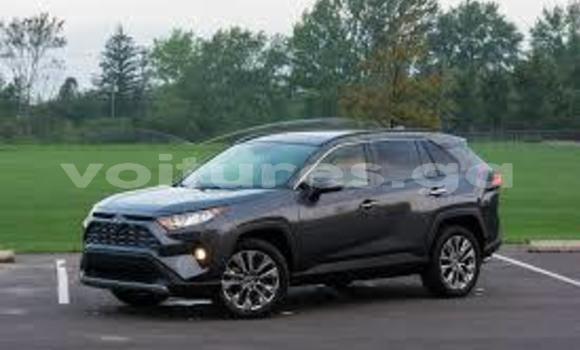Sayi Na hannu Toyota RAV4 Black Mota in Port Gentil a Ogooué-Maritime Sayi Na hannu Toyota RAV4 Black Mota in Port Gentil a Ogooué-Maritime