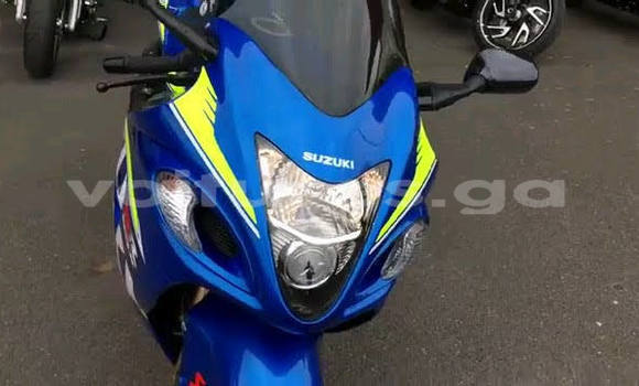 Sayi Na hannu Suzuki HAYABUSA Blue Motsi in Libreville a estuary Sayi Na hannu Suzuki HAYABUSA Blue Motsi in Libreville a estuary