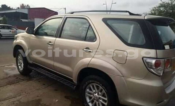 Acheter Occasion Voiture Toyota Fortuner Marron à Libreville, Estuaire Acheter Occasion Voiture Toyota Fortuner Marron à Libreville, Estuaire