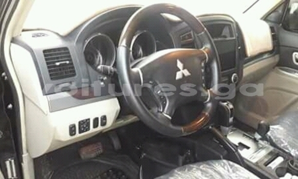 Acheter Occasion Voiture Mitsubishi Pajero Noir à Libreville, Estuaire Acheter Occasion Voiture Mitsubishi Pajero Noir à Libreville, Estuaire