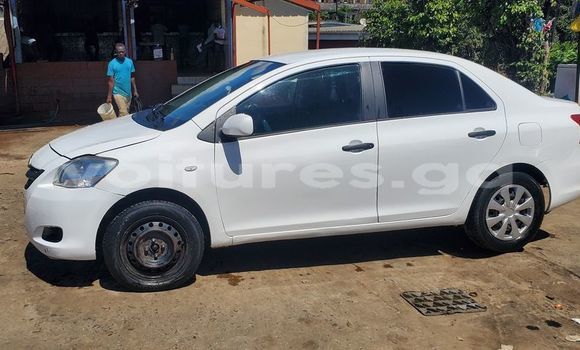 Acheter Occasion Voiture Toyota Yaris Blanc à Bitam, Woleu-Ntem Acheter Occasion Voiture Toyota Yaris Blanc à Bitam, Woleu-Ntem