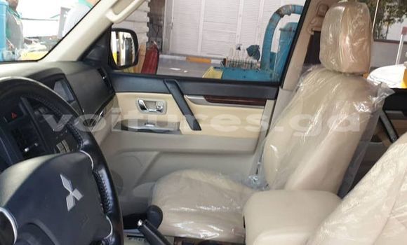 Acheter Occasion Voiture Mitsubishi Pajero Blanc à Bitam, Woleu-Ntem Acheter Occasion Voiture Mitsubishi Pajero Blanc à Bitam, Woleu-Ntem