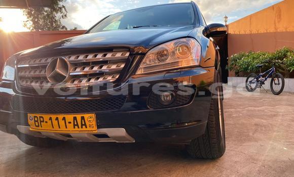 Sayi Na hannu Mercedes-Benz ML–Class Black Mota in Libreville a estuary
