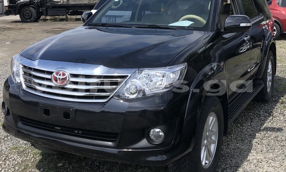 Sayi Na hannu Toyota Fortuner Black Mota in Libreville a estuary Sayi Na hannu Toyota Fortuner Black Mota in Libreville a estuary