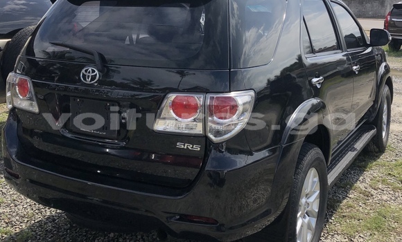Sayi Na hannu Toyota Fortuner Black Mota in Libreville a estuary Sayi Na hannu Toyota Fortuner Black Mota in Libreville a estuary