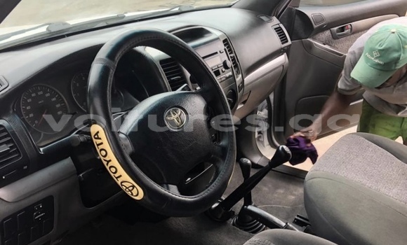 Sayi Na hannu Toyota Prado White Mota in Libreville a estuary Sayi Na hannu Toyota Prado White Mota in Libreville a estuary