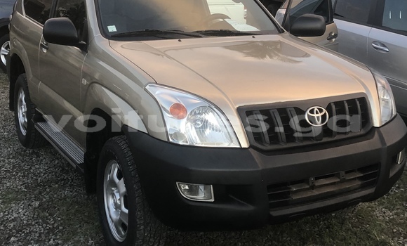 Sayi Na hannu Toyota Prado Brown Mota in Libreville a estuary Sayi Na hannu Toyota Prado Brown Mota in Libreville a estuary