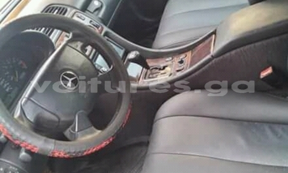 Acheter Occasion Voiture Mercedes-Benz KOMPRESSOR Noir à Libreville, Estuaire Acheter Occasion Voiture Mercedes-Benz KOMPRESSOR Noir à Libreville, Estuaire