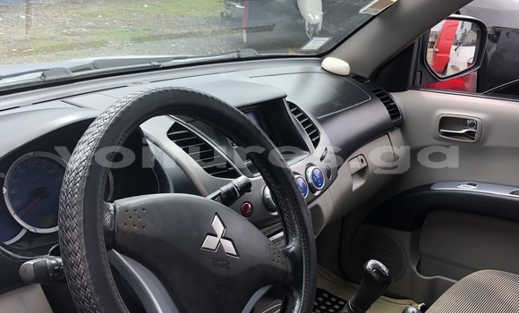 Sayi Na hannu Mitsubishi L200 Azurfa Mota in Libreville a estuary Sayi Na hannu Mitsubishi L200 Azurfa Mota in Libreville a estuary