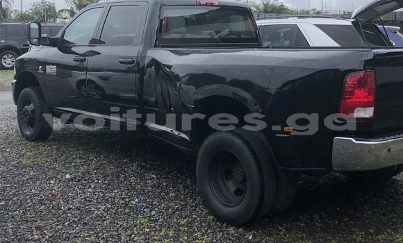 Sayi Na hannu Dodge RAM Black Mota in Libreville a estuary Sayi Na hannu Dodge RAM Black Mota in Libreville a estuary