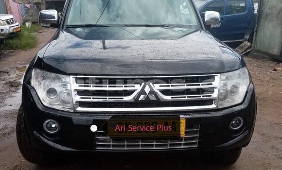 Sayi Na hannu Mitsubishi Pajero Black Mota in Libreville a estuary Sayi Na hannu Mitsubishi Pajero Black Mota in Libreville a estuary