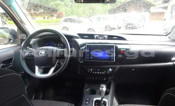 Acheter Import Voiture Toyota Hilux Noir à Bitam, Woleu-Ntem Acheter Import Voiture Toyota Hilux Noir à Bitam, Woleu-Ntem