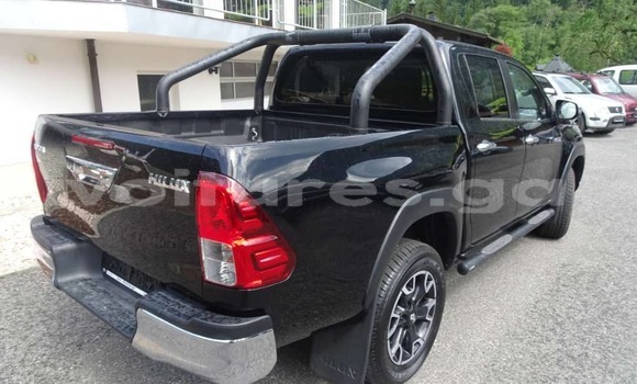 Acheter Import Voiture Toyota Hilux Noir à Bitam, Woleu-Ntem Acheter Import Voiture Toyota Hilux Noir à Bitam, Woleu-Ntem