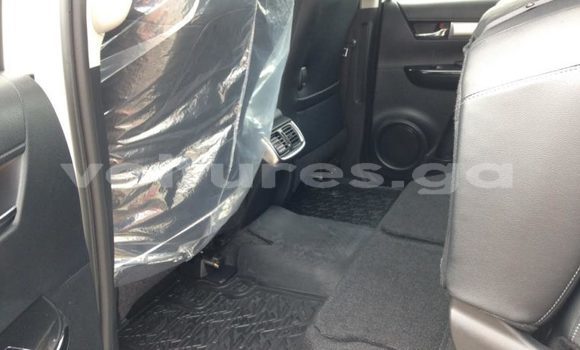 Acheter Import Voiture Toyota Hilux Blanc à Booue, Ogooue-Ivindo Acheter Import Voiture Toyota Hilux Blanc à Booue, Ogooue-Ivindo