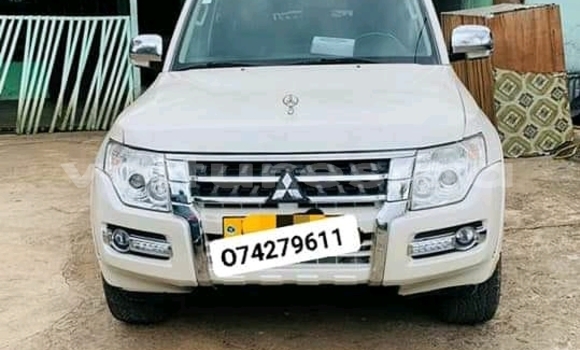Buy Used Mitsubishi Pajero White Car in Libreville in Estuary Buy Used Mitsubishi Pajero White Car in Libreville in Estuary