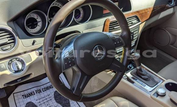 Acheter Occasion Voiture Mercedes-Benz C–Class Blanc à Lambaréné, Nyanga Acheter Occasion Voiture Mercedes-Benz C–Class Blanc à Lambaréné, Nyanga