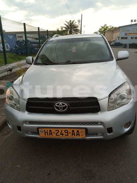 Big with watermark toyota rav4 estuaire libreville 7333