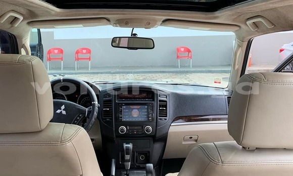 Sayi Na hannu Mitsubishi Pajero White Mota in Libreville a estuary Sayi Na hannu Mitsubishi Pajero White Mota in Libreville a estuary