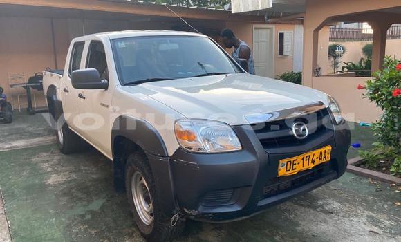Sayi Na hannu Mazda BT-50 White Mota in Libreville a estuary Sayi Na hannu Mazda BT-50 White Mota in Libreville a estuary