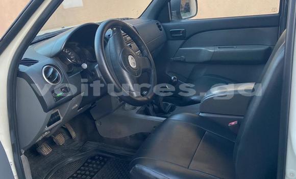 Sayi Na hannu Mazda BT-50 White Mota in Libreville a estuary Sayi Na hannu Mazda BT-50 White Mota in Libreville a estuary