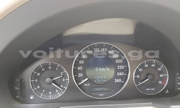 Acheter Occasion Voiture Mercedes-Benz E–Class Bleu à Libreville, Estuaire Acheter Occasion Voiture Mercedes-Benz E–Class Bleu à Libreville, Estuaire