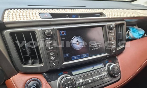 Acheter Occasion Voiture Toyota RAV4 Blanc à Libreville, Estuaire Acheter Occasion Voiture Toyota RAV4 Blanc à Libreville, Estuaire