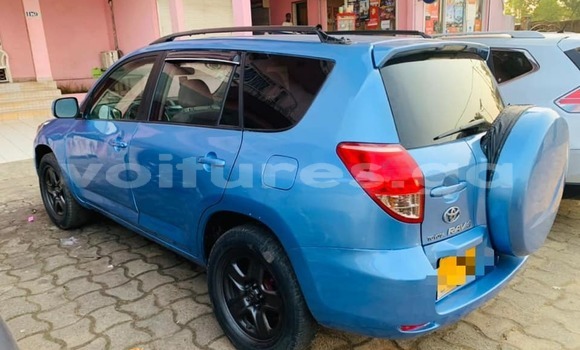 Acheter Occasion Voiture Toyota RAV4 Bleu à Libreville, Estuaire Acheter Occasion Voiture Toyota RAV4 Bleu à Libreville, Estuaire